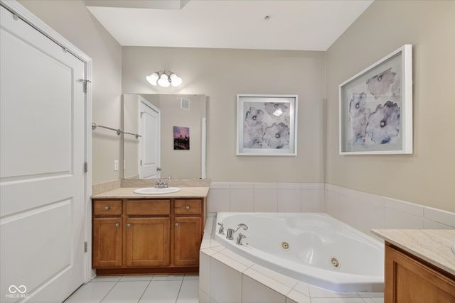 355 E Ohio Street 107, Indianapolis, IN 46204