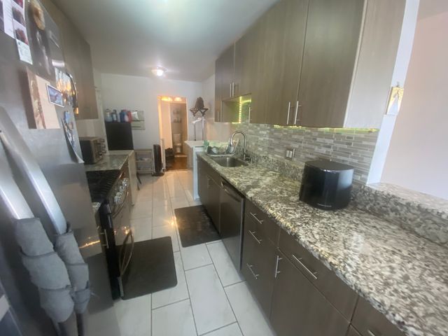 9581 DEE Road 2L, Des Plaines, IL 60016