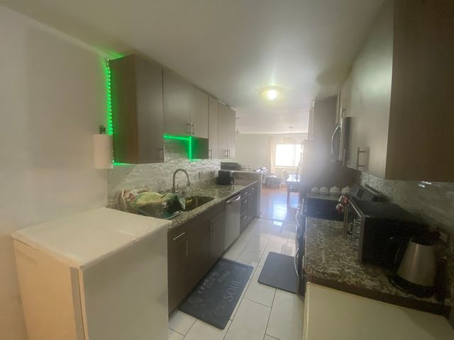 9581 DEE Road 2L, Des Plaines, IL 60016