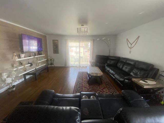 9581 DEE Road 2L, Des Plaines, IL 60016