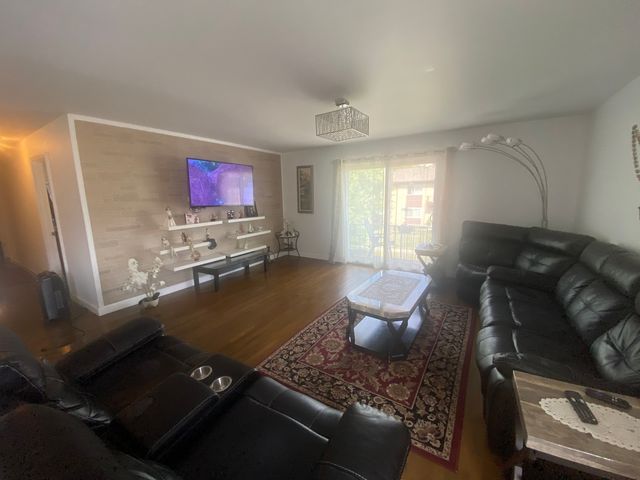 9581 DEE Road 2L, Des Plaines, IL 60016