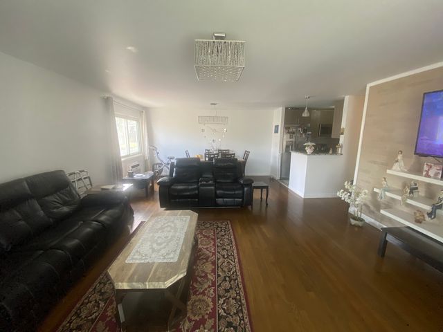 9581 DEE Road 2L, Des Plaines, IL 60016