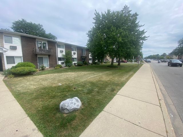 9581 DEE Road 2L, Des Plaines, IL 60016