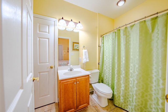 1217 Graves Harbor Trl Apt 122, Huddleston, VA 24104