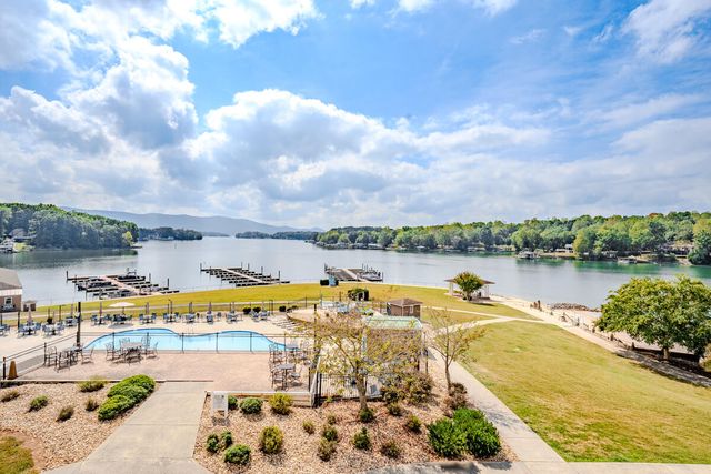 1217 Graves Harbor Trl Apt 122, Huddleston, VA 24104