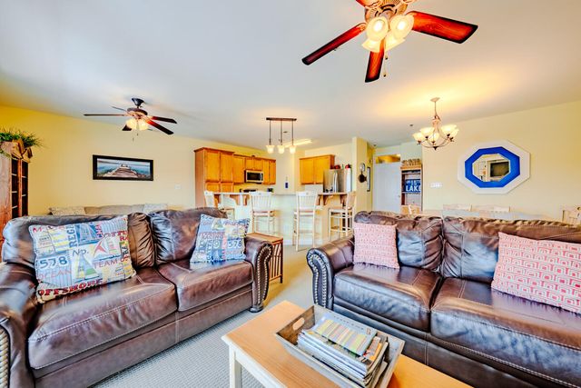 1217 Graves Harbor Trl Apt 122, Huddleston, VA 24104