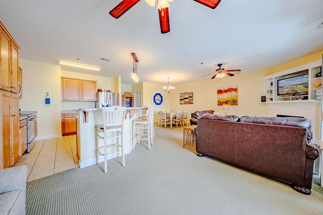 1217 Graves Harbor Trl Apt 122, Huddleston, VA 24104