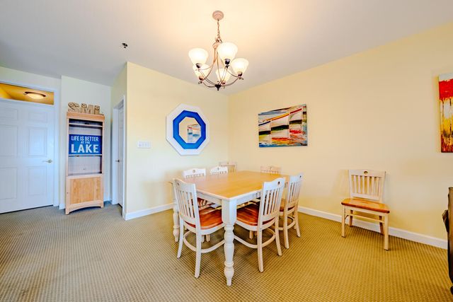 1217 Graves Harbor Trl Apt 122, Huddleston, VA 24104