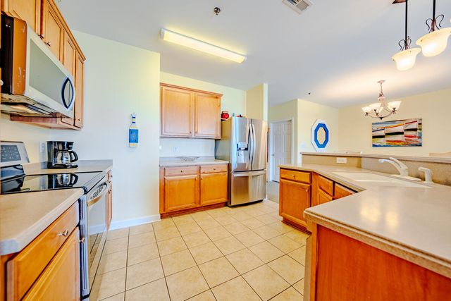 1217 Graves Harbor Trl Apt 122, Huddleston, VA 24104