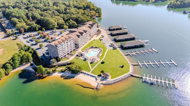 1217 Graves Harbor Trl Apt 122, Huddleston, VA 24104