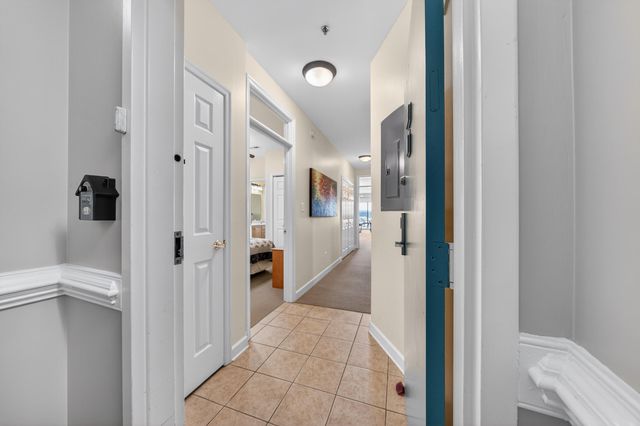 1217 Graves Harbor Trl Apt 122, Huddleston, VA 24104