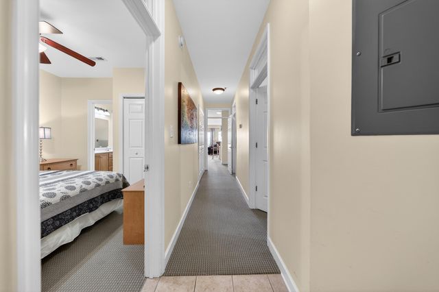 1217 Graves Harbor Trl Apt 122, Huddleston, VA 24104