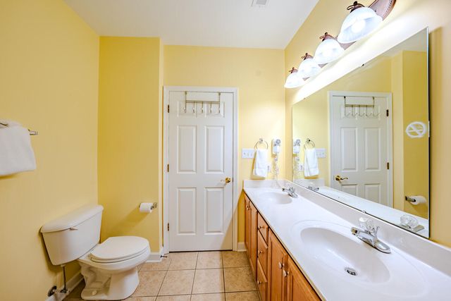 1217 Graves Harbor Trl Apt 122, Huddleston, VA 24104