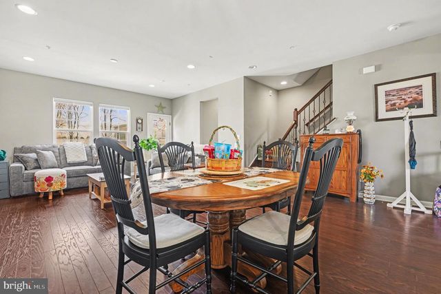 1728 BEACON LN, Warrington, PA 18976