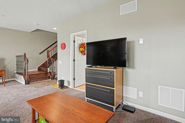 1728 BEACON LN, Warrington, PA 18976