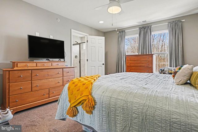 1728 BEACON LN, Warrington, PA 18976