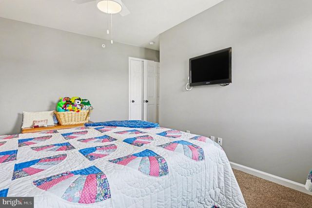 1728 BEACON LN, Warrington, PA 18976