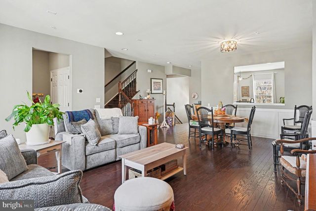 1728 BEACON LN, Warrington, PA 18976