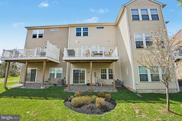 1728 BEACON LN, Warrington, PA 18976