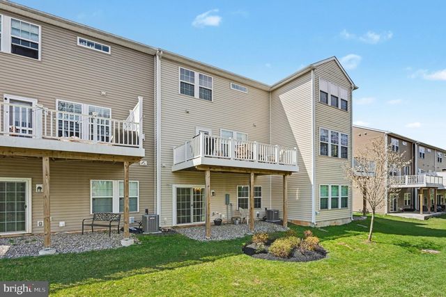 1728 BEACON LN, Warrington, PA 18976