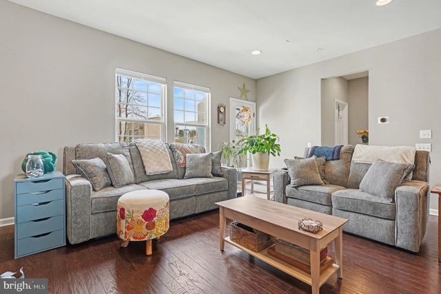 1728 BEACON LN, Warrington, PA 18976