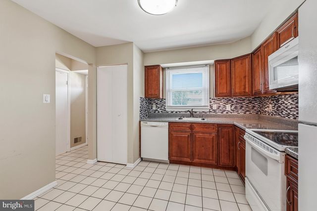 4617 WHITAKER PL, Woodbridge, VA 22193