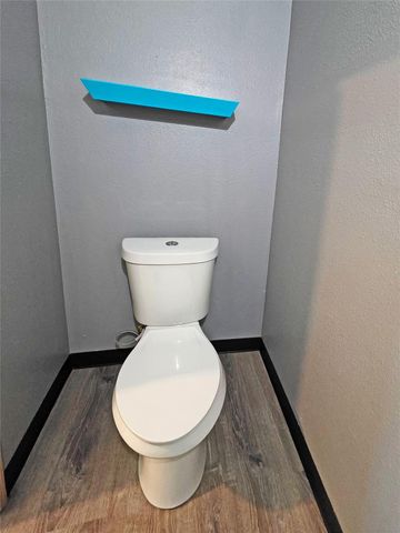 6623 Gulf Freeway, Houston, TX 77087