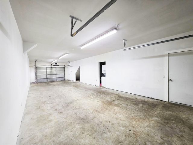 6623 Gulf Freeway, Houston, TX 77087