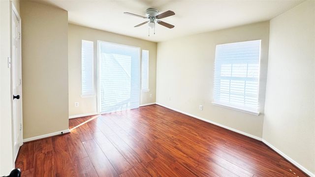 6623 Gulf Freeway, Houston, TX 77087