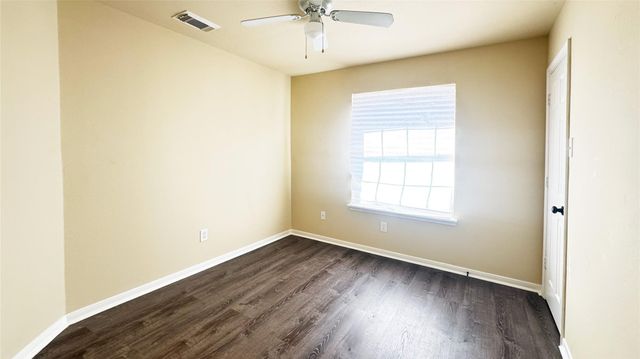 6623 Gulf Freeway, Houston, TX 77087