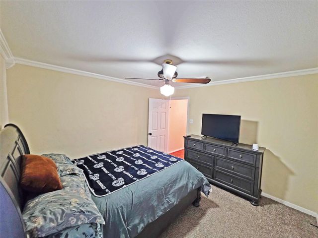 6623 Gulf Freeway, Houston, TX 77087