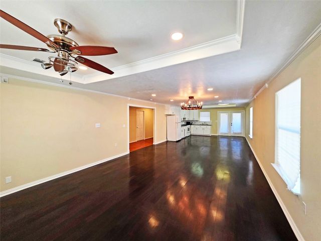 6623 Gulf Freeway, Houston, TX 77087