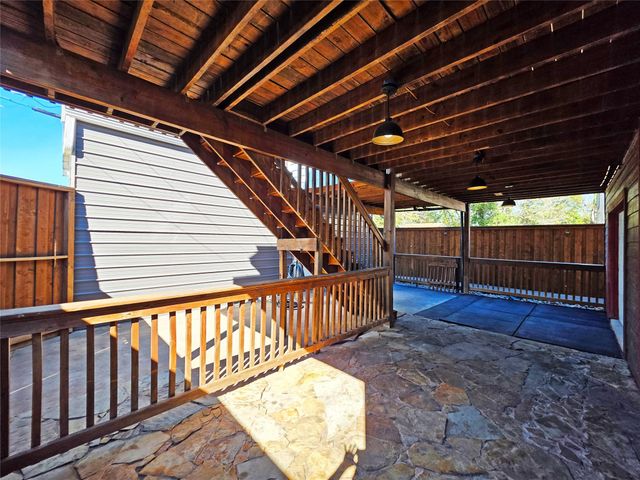 6623 Gulf Freeway, Houston, TX 77087