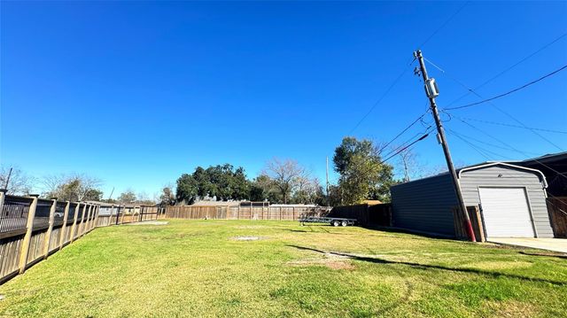 6623 Gulf Freeway, Houston, TX 77087