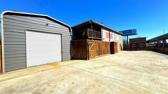 6623 Gulf Freeway, Houston, TX 77087