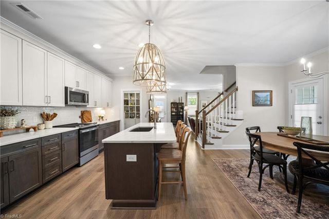 1720 Eastover Drive, Kernersville, NC 27284