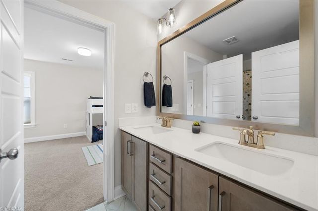 1720 Eastover Drive, Kernersville, NC 27284