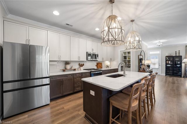 1720 Eastover Drive, Kernersville, NC 27284