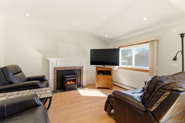 175 Van Buren Street, West Babylon, NY 11704