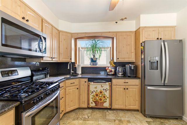 175 Van Buren Street, West Babylon, NY 11704