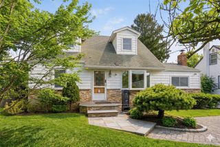 175 Van Buren Street, West Babylon, NY 11704