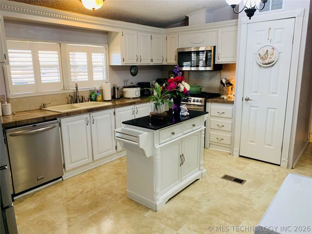 130 S Highland, Stringtown, OK 74569