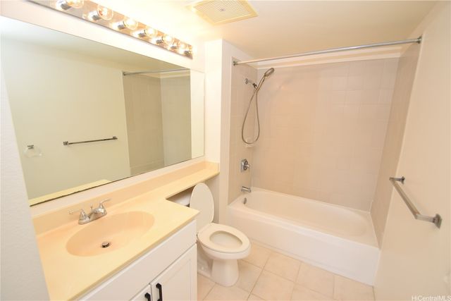 3054 Ala Poha Place 2203, Honolulu, HI 96818
