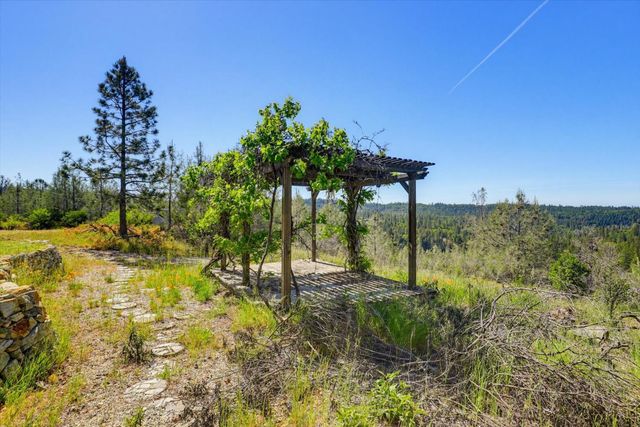 13551 Brannon Ct, Nevada City, CA 95959