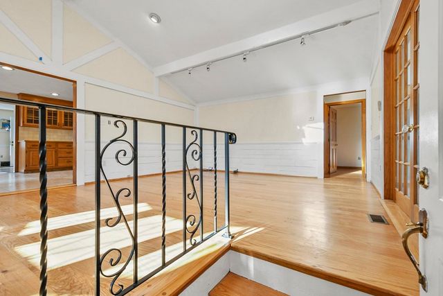 72 Cambridge Road 2, Woburn, MA 01801