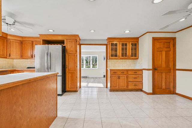 72 Cambridge Road 2, Woburn, MA 01801