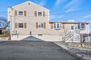 72 Cambridge Road 2, Woburn, MA 01801