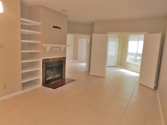 5550 Spring Valley Road C16, Dallas, TX 75254
