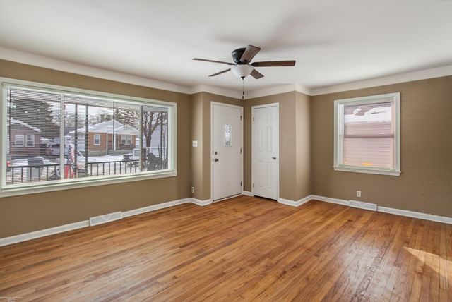 23361 Hazelwood Avenue, Hazel Park, MI 48030