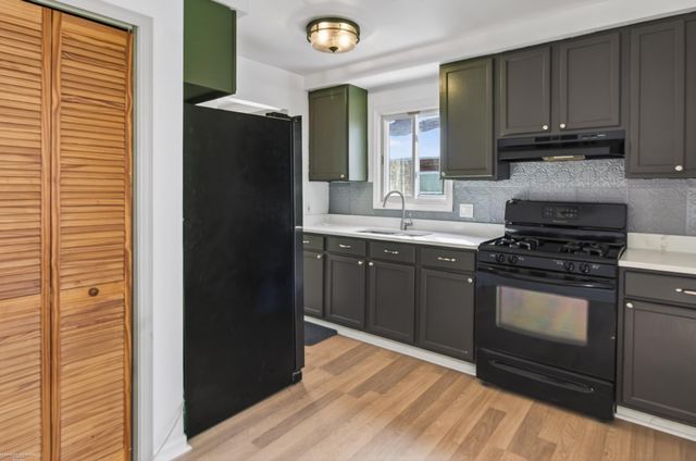 23361 Hazelwood Avenue, Hazel Park, MI 48030